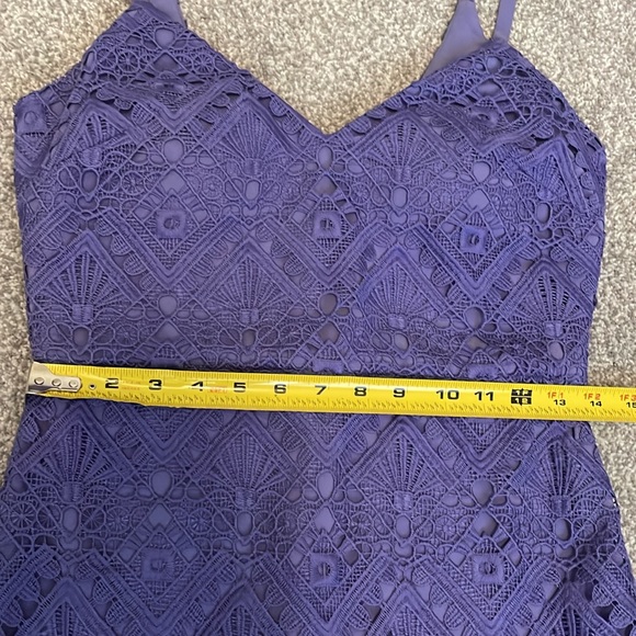 Guess Geo Lace Dress in violet - Picture 7 of 9